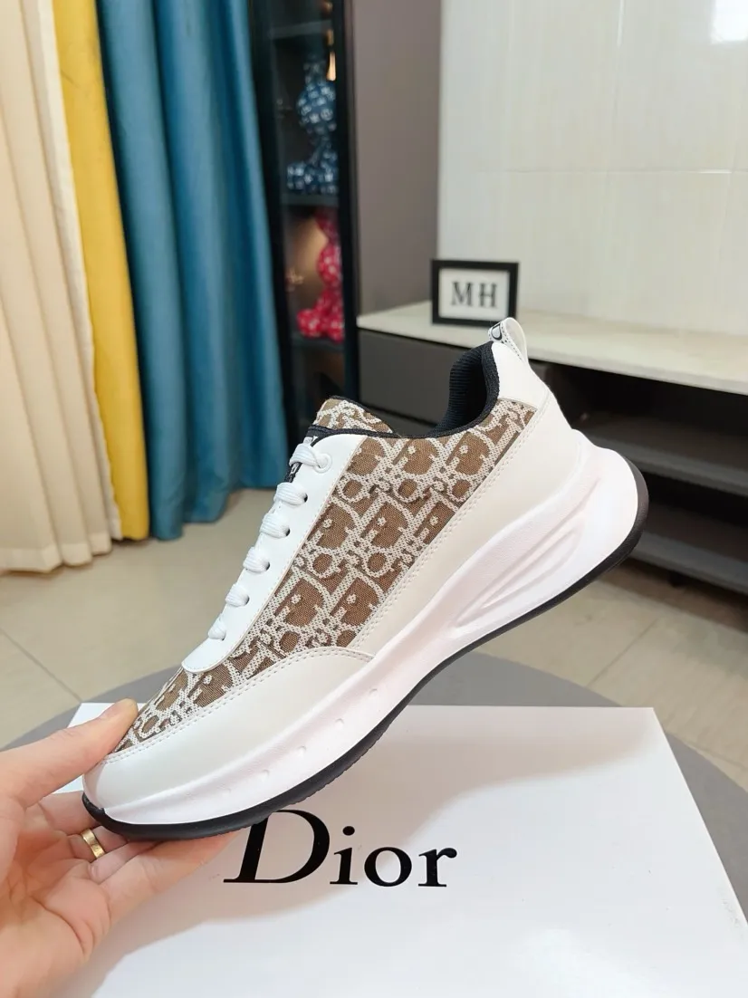 Men's men's shoes 💰440🌹🌹【Dior】Best-selling official website world premiere🔝High-end men's shoes brand official website latest series: The upper is made of imported cowhide with specially designed fabrics➕Mesh breathable lining. Make walking more convenient and comfortable! Compared with the official quality, Midea’s 1:1 replica. Create a fashionable personality to set off your uniqueness! A must-have for trendy men! Classic style. Men's sizes: 38-44.